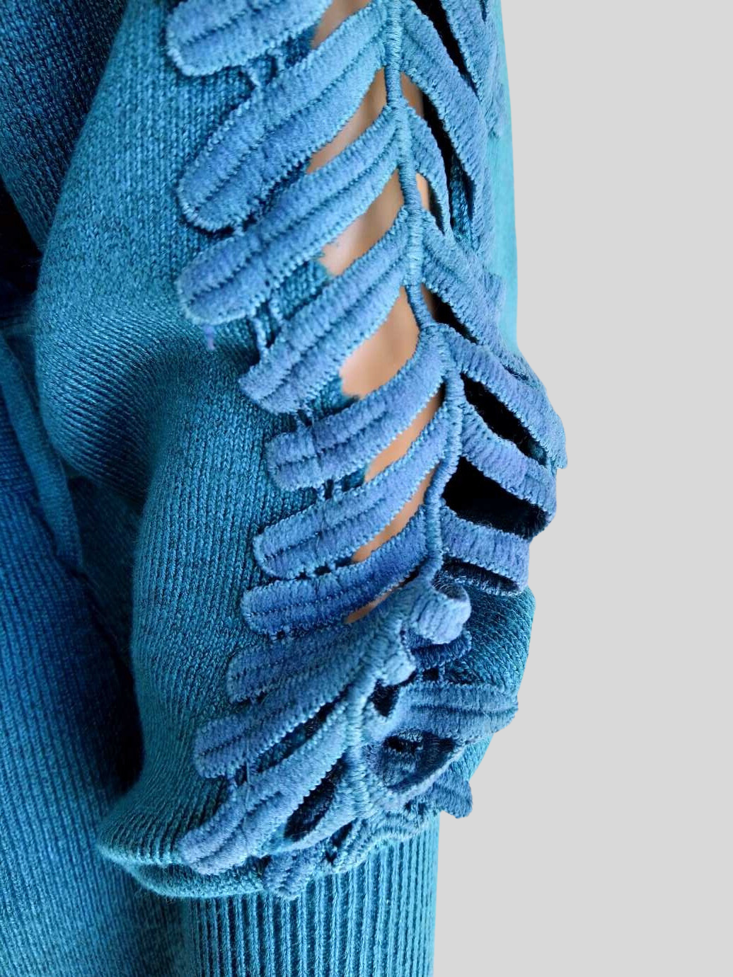 Robe-pull BLEUE cache-cœur en dentelle à nouer