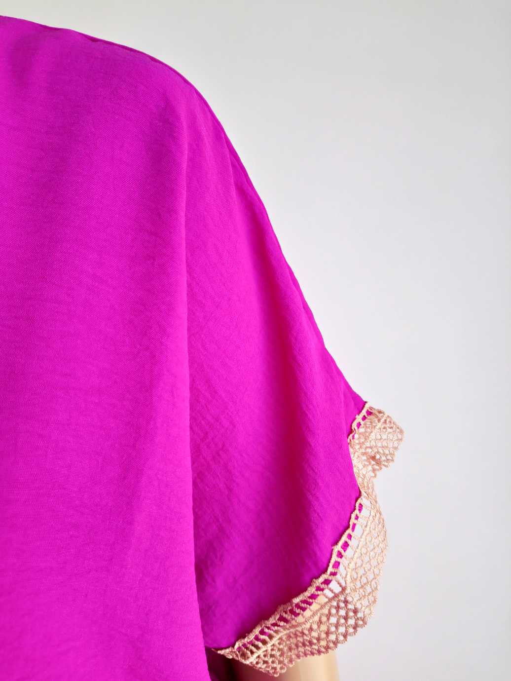 Robe ROSE FUCHSIA avec col en dentelle