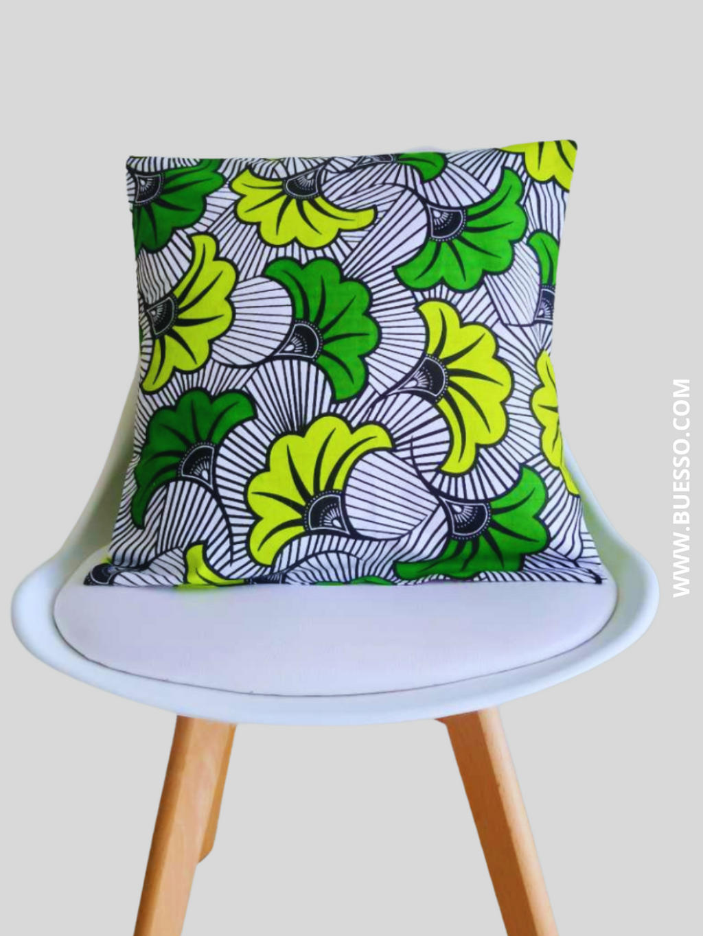 Housse de coussin en Wax FLEUR DE MARIGE - fait main en France