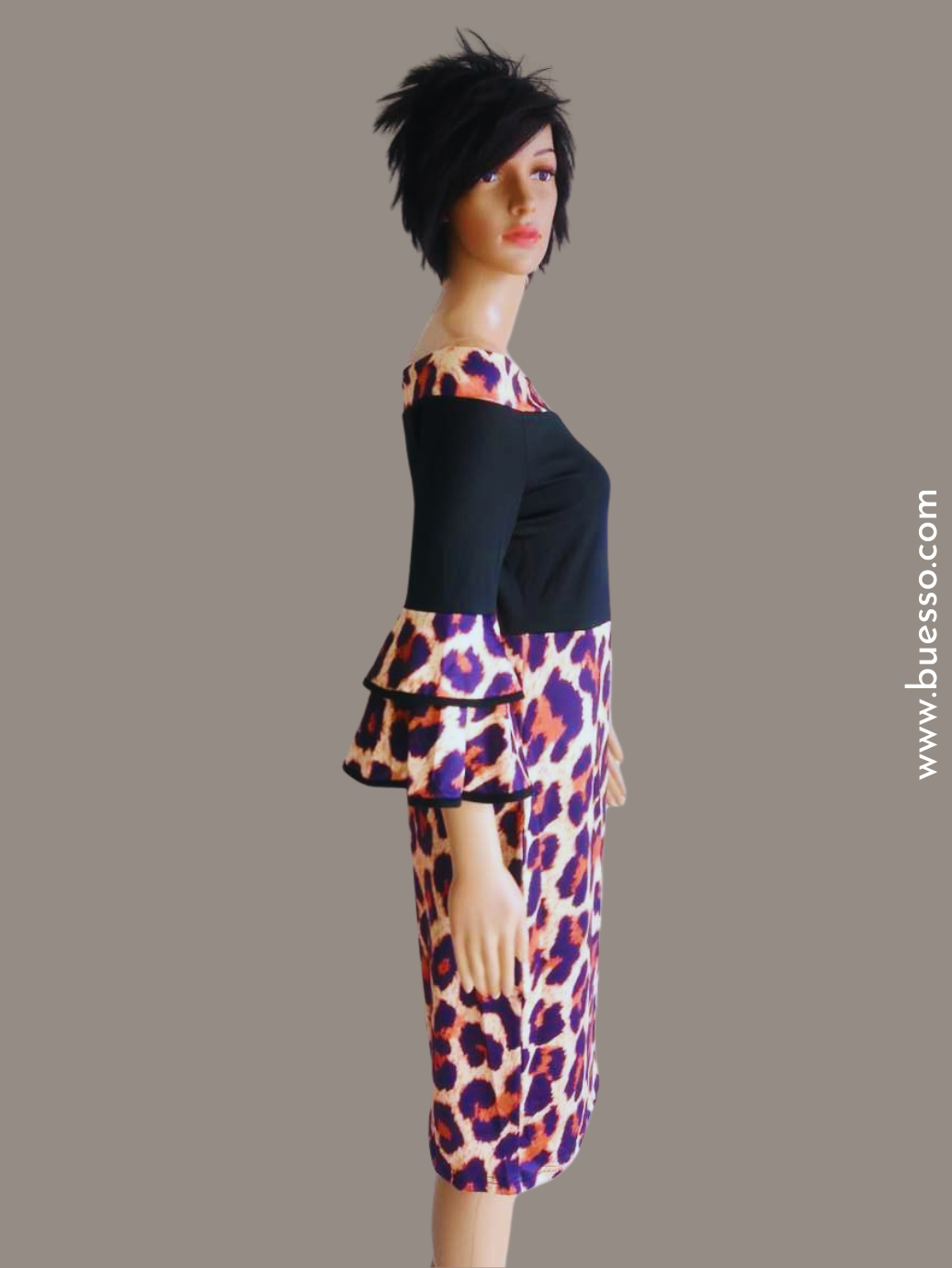 Robe léopard élégante avec manches à volants