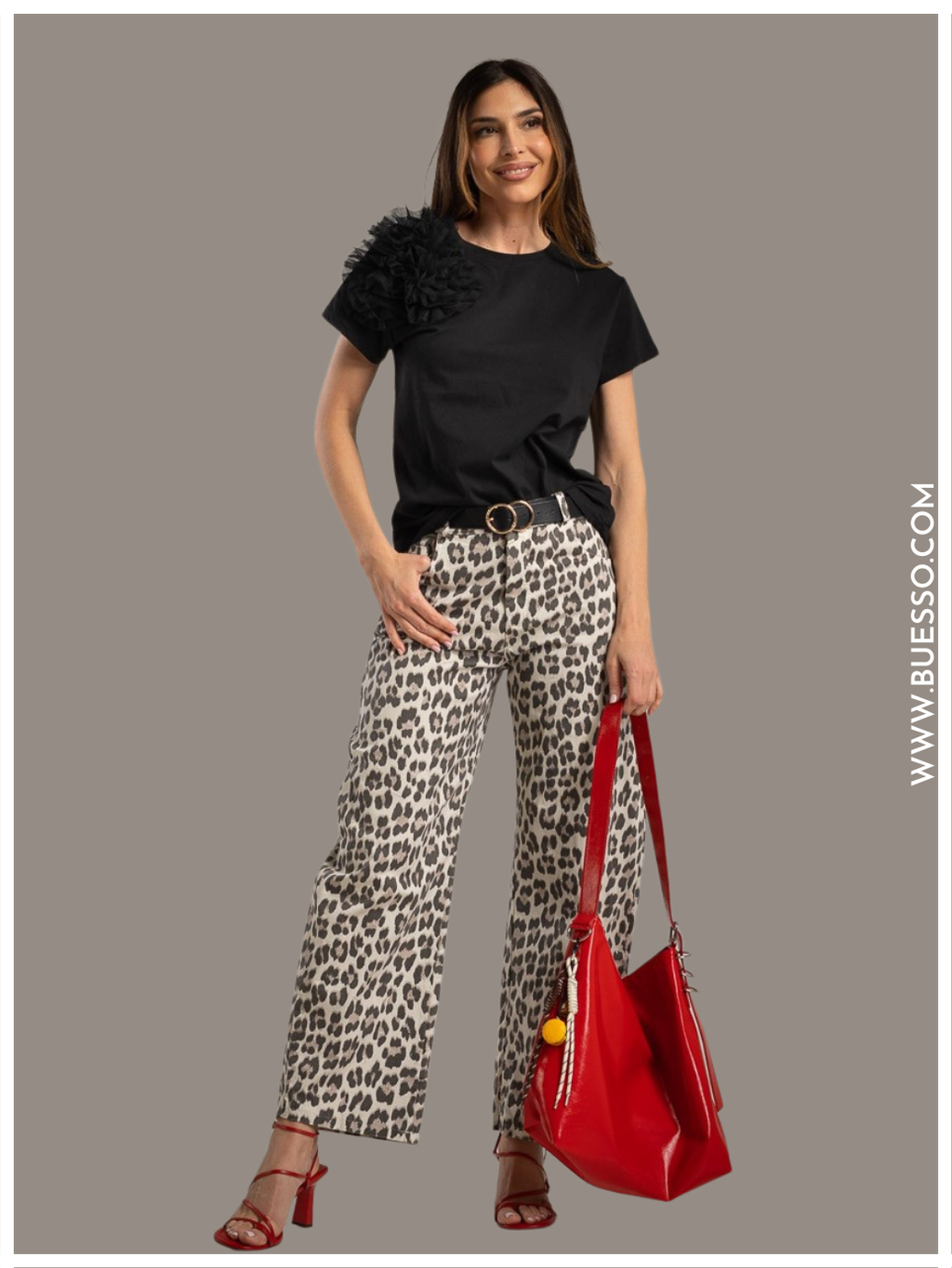 T-shirt noir femme avec fleur 3D en tulle à l'épaule chic