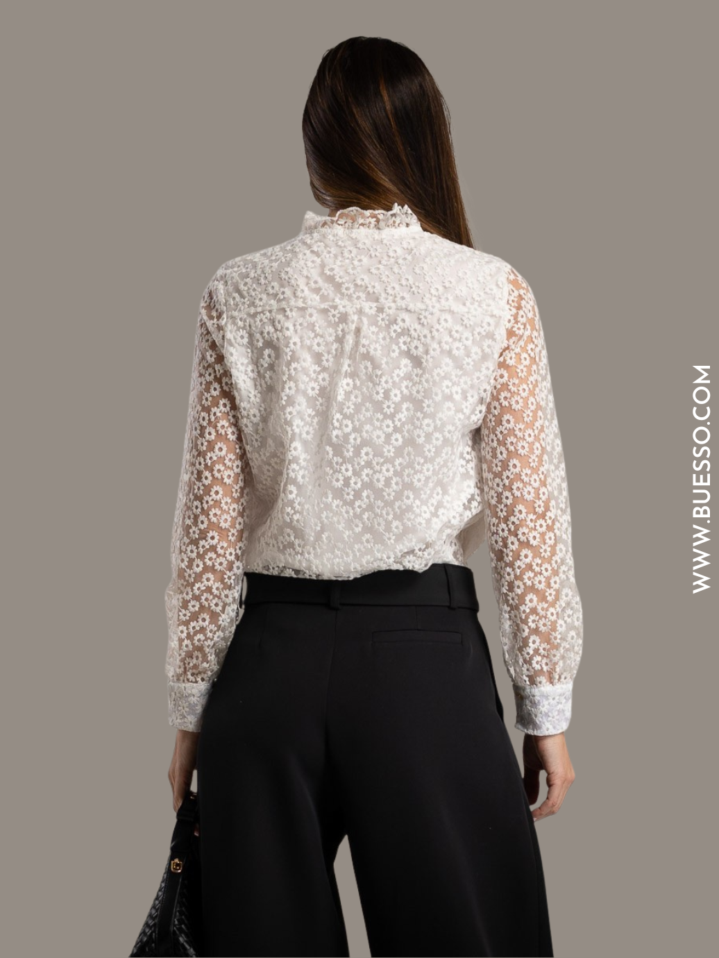 Chemise blanche femme en tulle Brodé avec fleurs