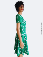 Robe femme verte imprimée mi-longue à motif lettres