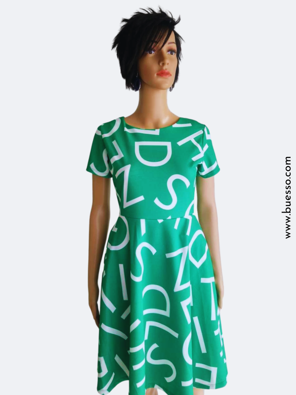 Robe femme verte imprimée mi-longue à motif lettres