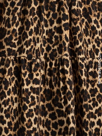 Robe léopard élégante avec boucle dorée sous poitrine